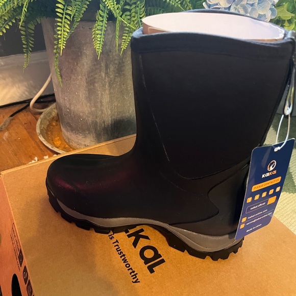 Black Winter & Rain Boots for Women - Picture 3 of 6